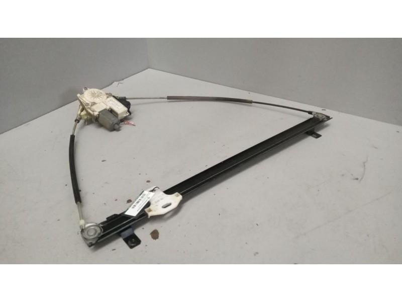 Recambio de elevalunas delantero derecho para daf serie xf105.xxx 12.9 diesel referencia OEM IAM   