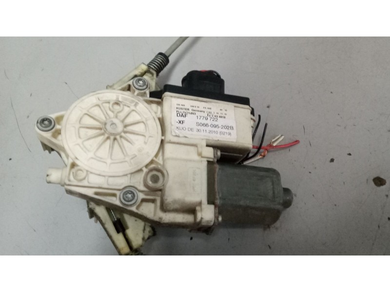 Recambio de elevalunas delantero derecho para daf serie xf105.xxx 12.9 diesel referencia OEM IAM   