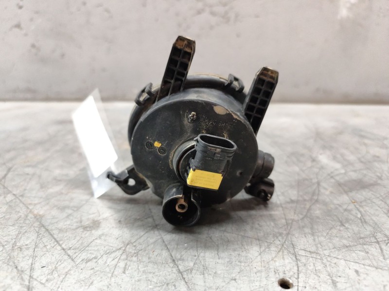 Recambio de faro antiniebla derecho para bmw 1 (f20) 118 d referencia OEM IAM 72001  