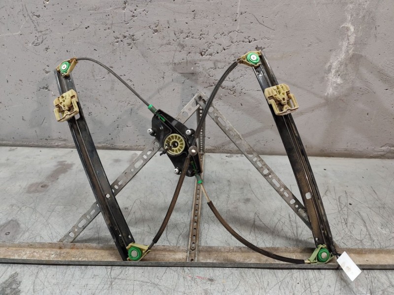 Recambio de elevalunas delantero derecho para audi a4 ber. (b8) básico referencia OEM IAM 8K083746  