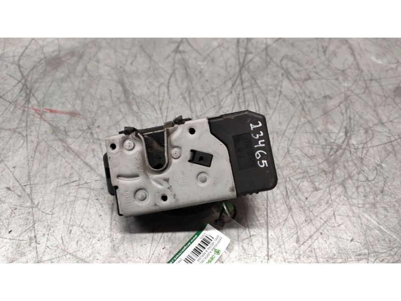 Recambio de cerradura puerta delantera derecha para opel vectra b berlina básico referencia OEM IAM 244141133pines  