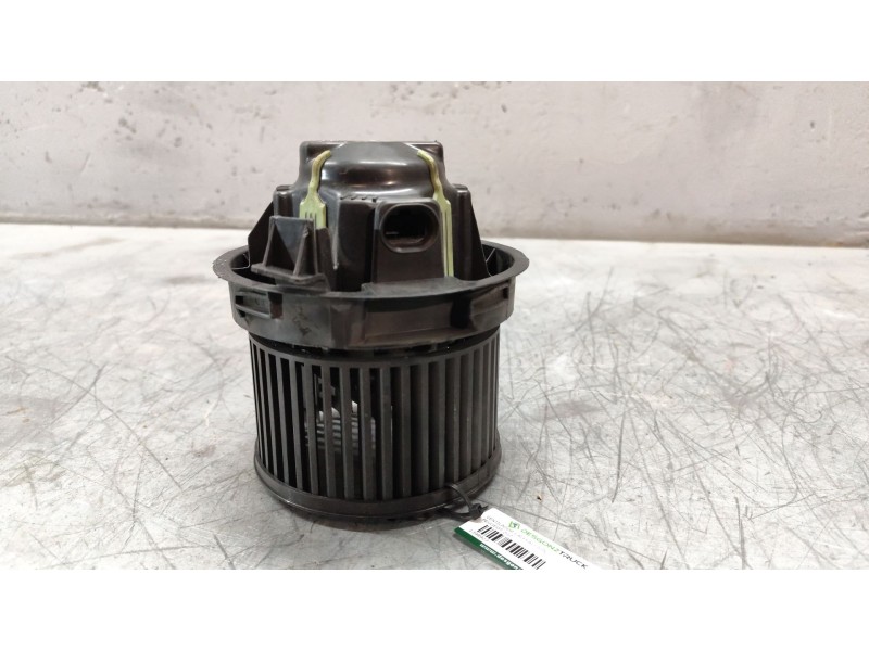 Recambio de ventilador calefaccion para peugeot 207 1.4 hdi referencia OEM IAM 102992g  