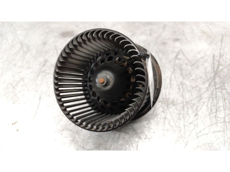Recambio de ventilador calefaccion para peugeot 207 1.4 hdi referencia OEM IAM 102992g  