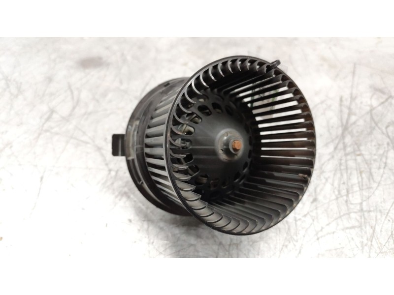 Recambio de ventilador calefaccion para peugeot 207 1.4 hdi referencia OEM IAM 102992g  