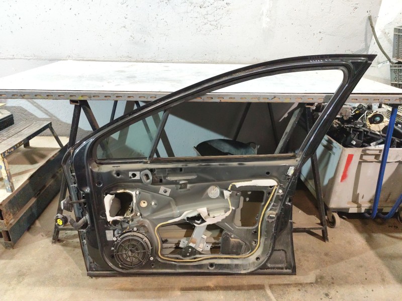 Recambio de puerta delantera derecha para peugeot 407 sw st sport referencia OEM IAM   