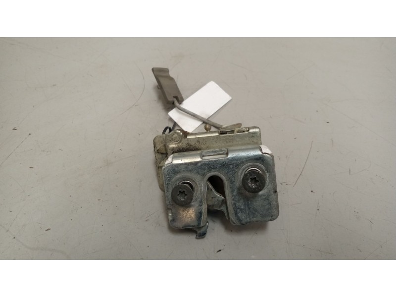 Recambio de resbalon cerradura puerta delantera derecha para daf serie xf105.xxx 12.9 diesel referencia OEM IAM   