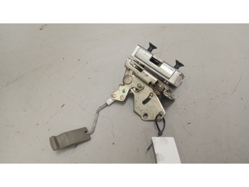 Recambio de resbalon cerradura puerta delantera derecha para daf serie xf105.xxx 12.9 diesel referencia OEM IAM   