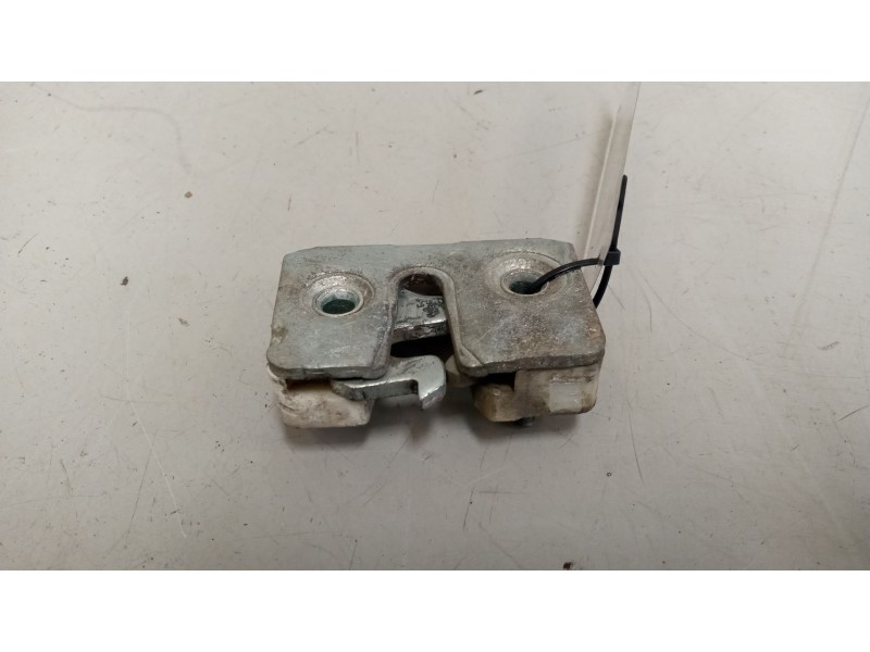 Recambio de cerradura puerta delantera derecha para daf serie xf105.xxx 12.9 diesel referencia OEM IAM   