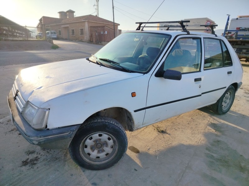 peugeot 205 berlina del año 1997