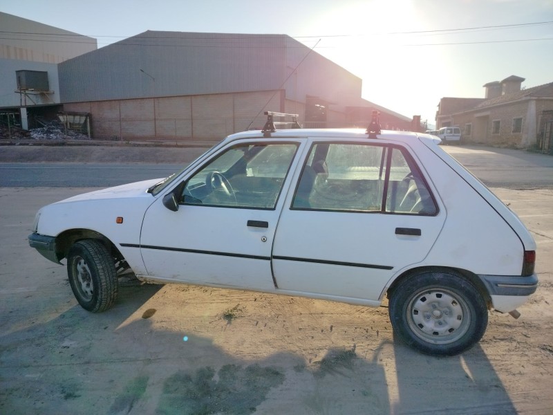 peugeot 205 berlina del año 1997