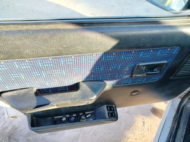 peugeot 205 berlina del año 1997