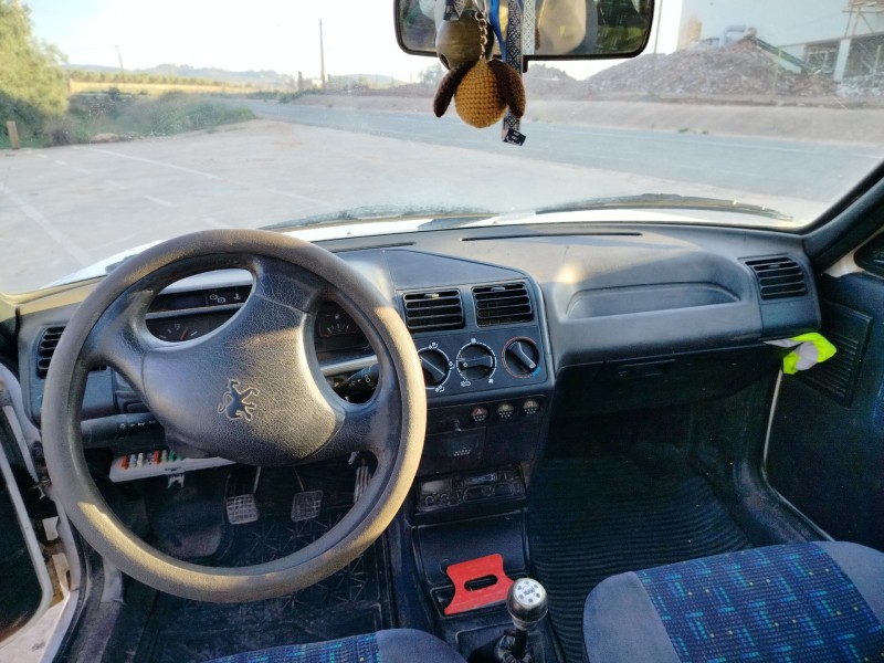 peugeot 205 berlina del año 1997