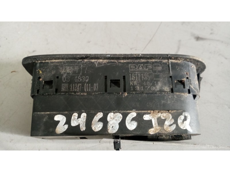 Recambio de mando elevalunas delantero izquierdo para daf serie xf105.xxx 12.9 diesel referencia OEM IAM 1811135  