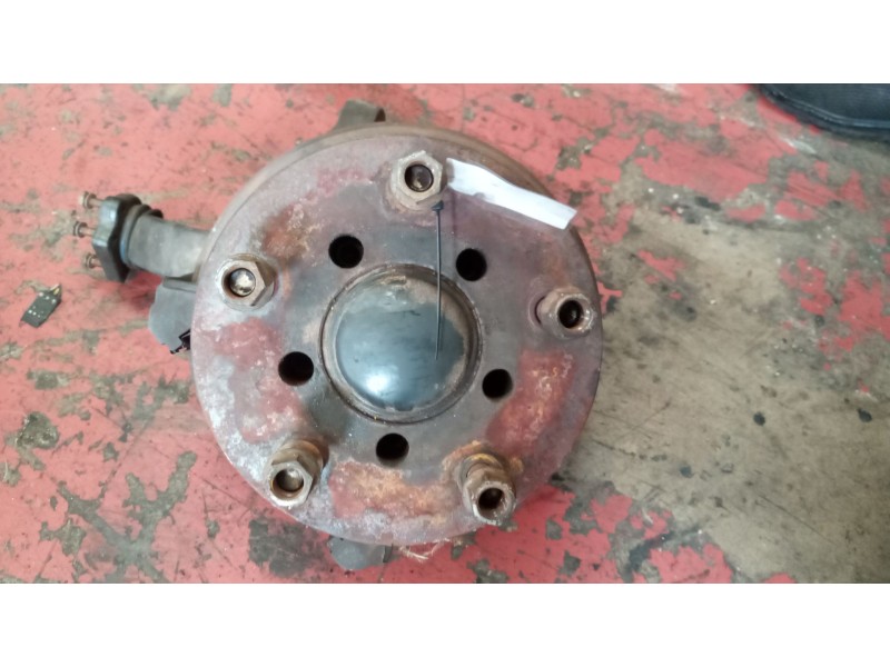 Recambio de buje delantero para renault maxity referencia OEM IAM 40204ma50a  