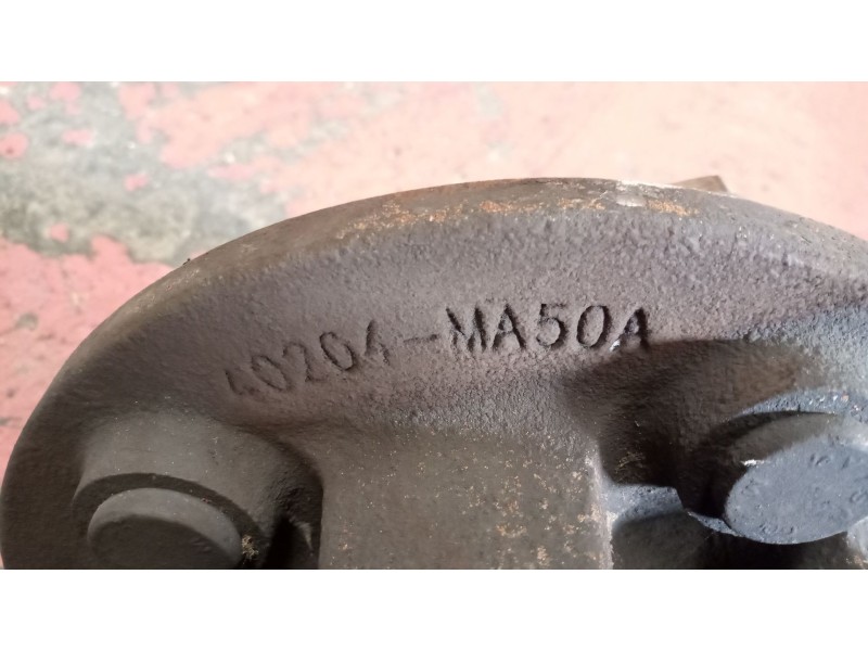 Recambio de buje delantero para renault maxity referencia OEM IAM 40204ma50a  