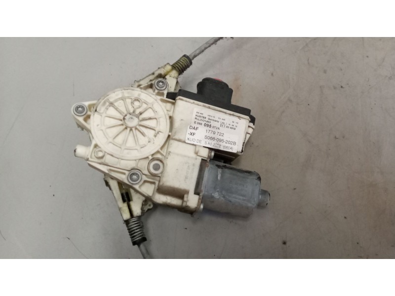 Recambio de elevalunas delantero derecho para daf serie xf105.xxx 12.9 diesel referencia OEM IAM   