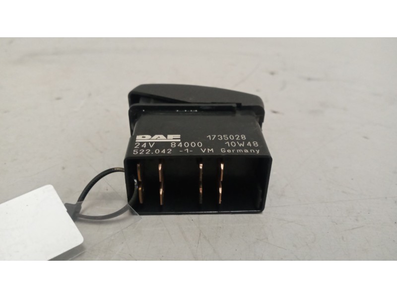 Recambio de interruptor para daf serie xf105.xxx 12.9 diesel referencia OEM IAM 1735028  