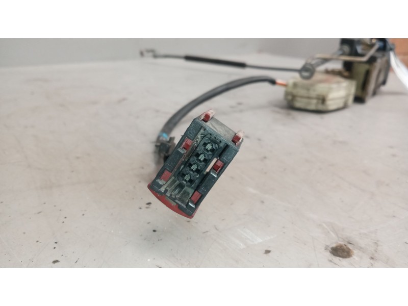 Recambio de cerradura puerta delantera izquierda para daf serie lf55.xxx desde 06 referencia OEM IAM   