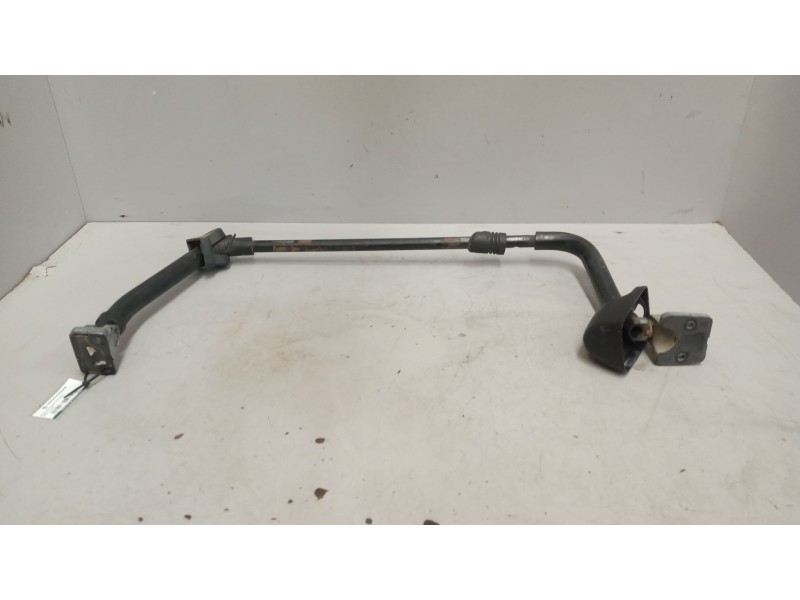 Recambio de brazo retrovisor izquierdo para nissan atleon 140 referencia OEM IAM   