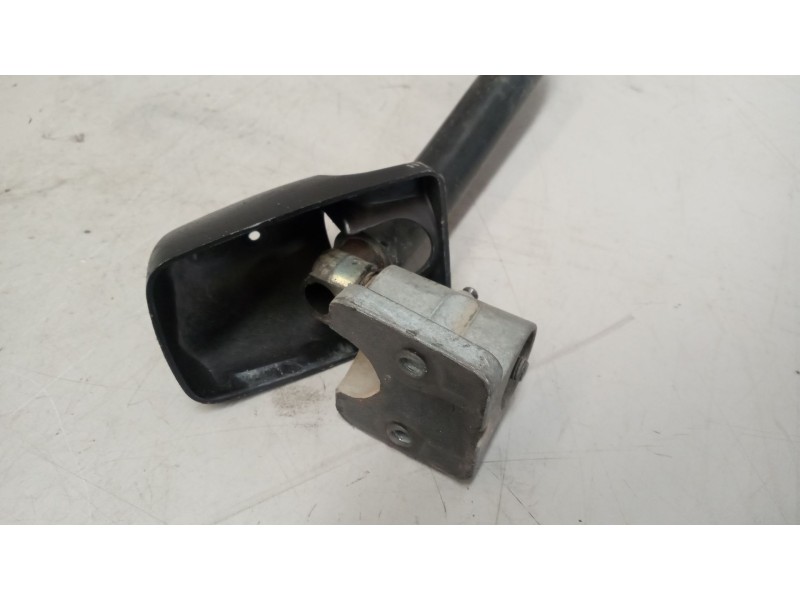 Recambio de brazo retrovisor izquierdo para nissan atleon 140 referencia OEM IAM   