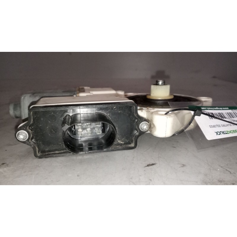 Recambio de motor elevalunas delantero izquierdo para daf serie xf105.xxx 12.9 diesel referencia OEM IAM 1779721  