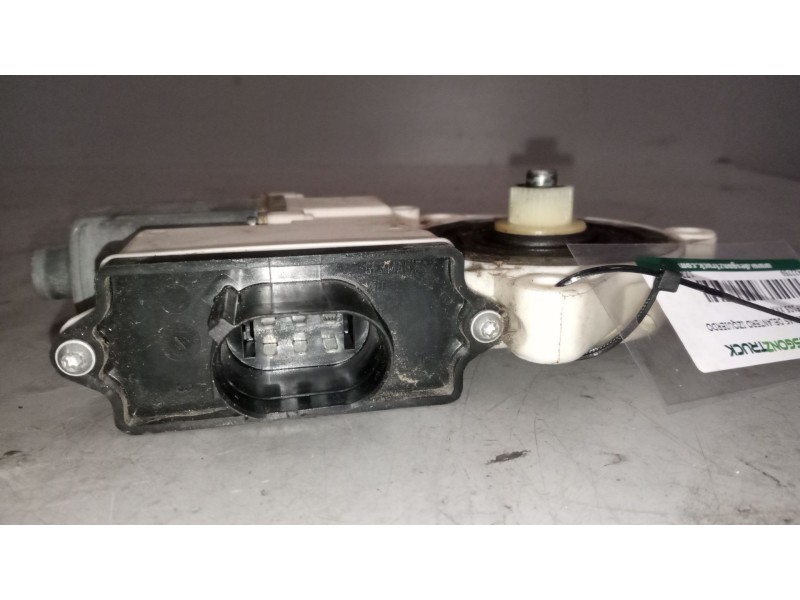 Recambio de motor elevalunas delantero izquierdo para daf serie xf105.xxx 12.9 diesel referencia OEM IAM 1779721  