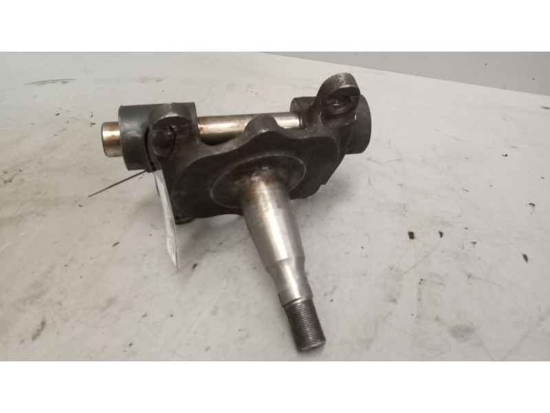 Recambio de mangueta delantera derecha para nissan trucks atleon tk 56/2 referencia OEM IAM   