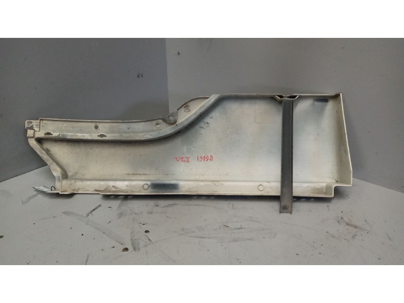 Recambio de moldura trasera cabina para volvo fh xxx 12.8 diesel referencia OEM IAM 3175929  IZQUIERDA