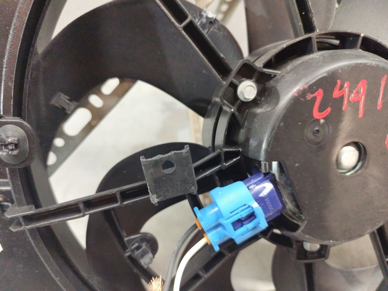 Recambio de electroventilador para dacia sandero ii tce 90 (b8m1, b8ma) referencia OEM IAM 214818009R  