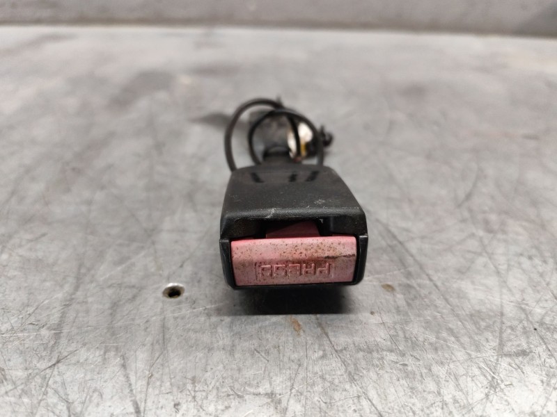 Recambio de enganche de cinturon delantero derecho para peugeot 207 x-line referencia OEM IAM 5099A012CABLES  