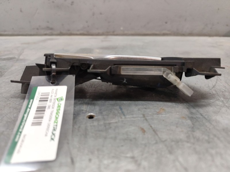 Recambio de maneta interior trasera derecha para audi a4 ber. (b8) básico referencia OEM IAM 8K0839020  