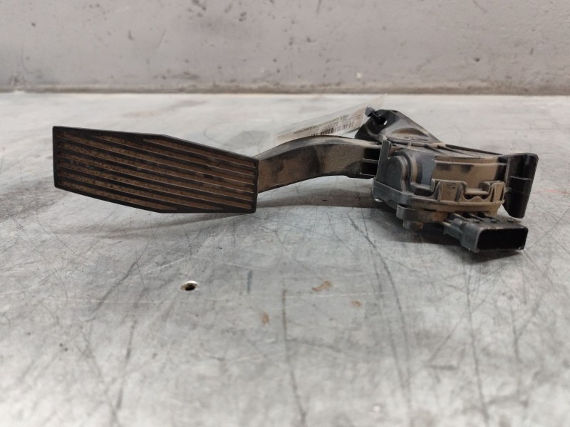 Recambio de potenciometro pedal para opel insignia berlina expression referencia OEM IAM 13237352  6 PINS