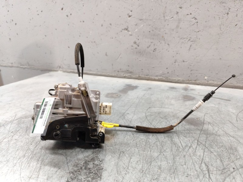 Recambio de cerradura puerta trasera izquierda para audi a4 ber. (b8) básico referencia OEM IAM 8PINES  