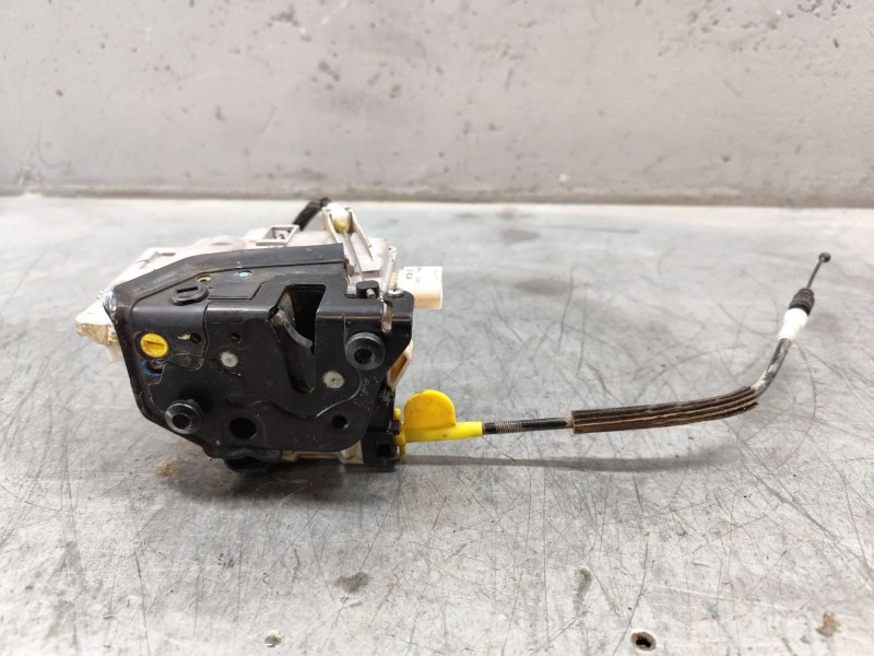 Recambio de cerradura puerta trasera izquierda para audi a4 ber. (b8) básico referencia OEM IAM 8PINES  