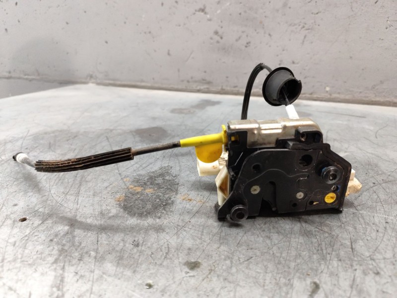 Recambio de cerradura puerta trasera izquierda para audi a4 ber. (b8) básico referencia OEM IAM 8PINES  