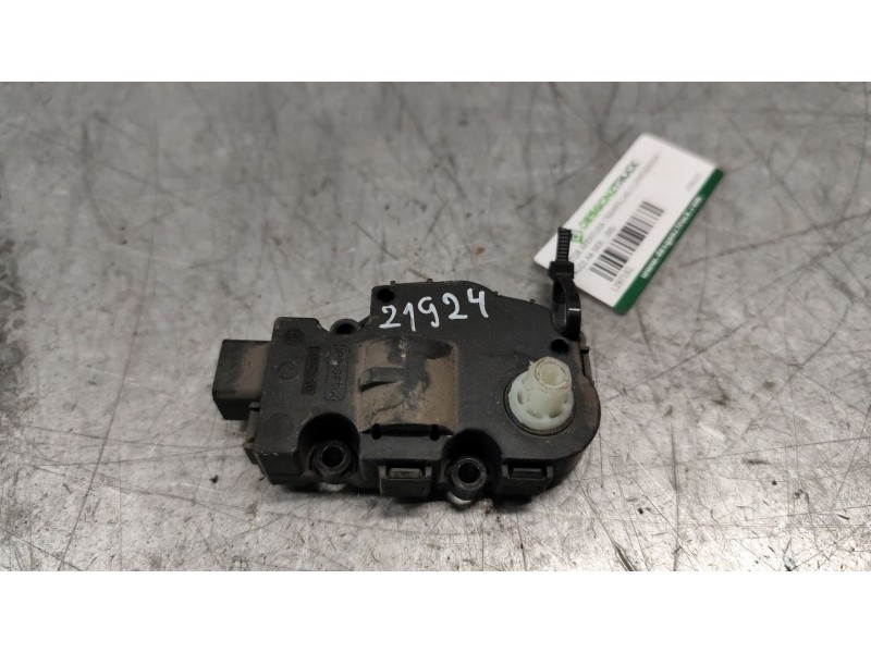 Recambio de motor apertura trampillas climatizador para audi a4 ber. (b8) básico referencia OEM IAM EFB330  