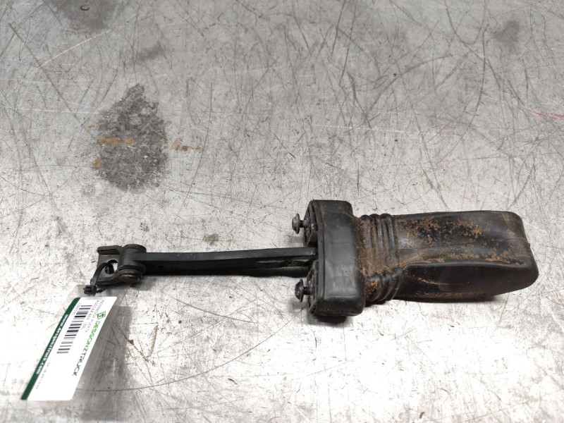 Recambio de retenedor puerta para audi a4 ber. (b8) básico referencia OEM IAM 8K0839249A  TRASERO IZQUIERDO