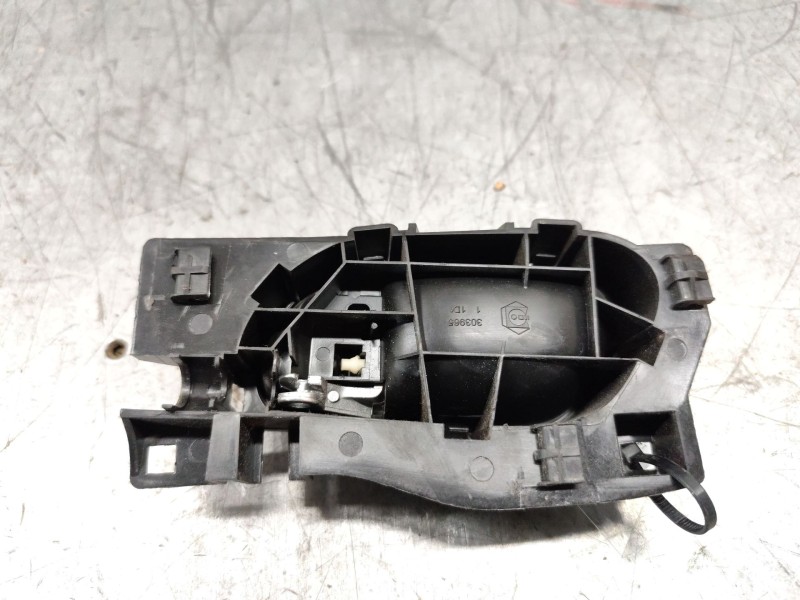Recambio de maneta interior delantera derecha para peugeot 207 x-line referencia OEM IAM 303965  