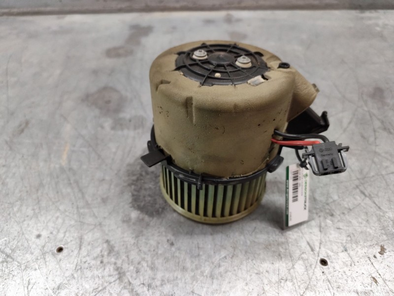 Recambio de ventilador calefaccion para audi a4 ber. (b8) básico referencia OEM IAM 2CABLES  