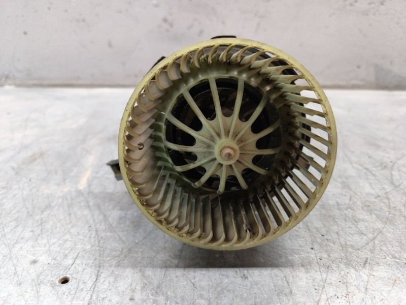 Recambio de ventilador calefaccion para audi a4 ber. (b8) básico referencia OEM IAM 2CABLES  