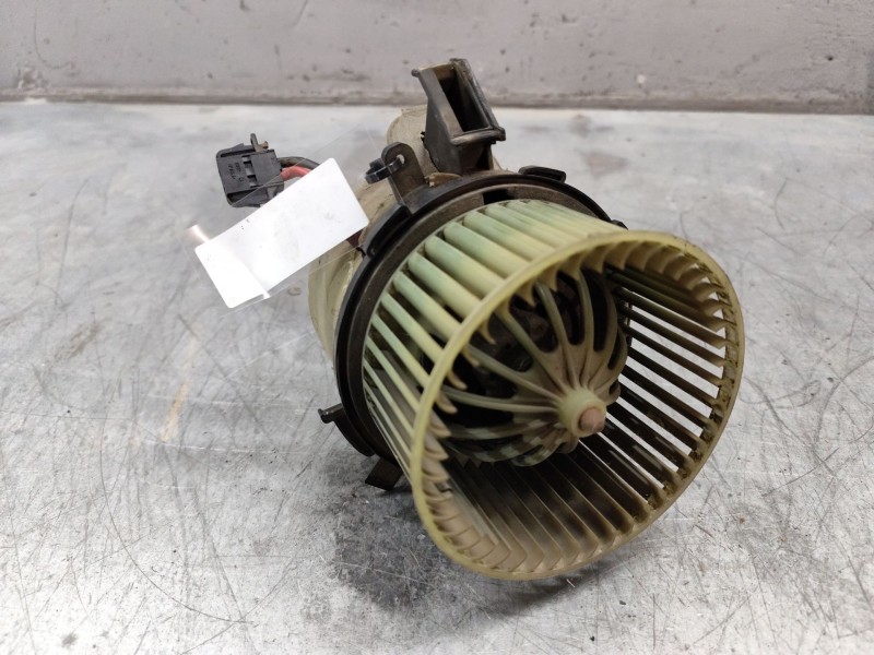 Recambio de ventilador calefaccion para audi a4 ber. (b8) básico referencia OEM IAM 2CABLES  