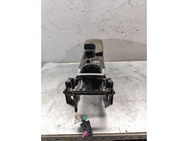 Recambio de apoyabrazos central para opel insignia berlina expression referencia OEM IAM   