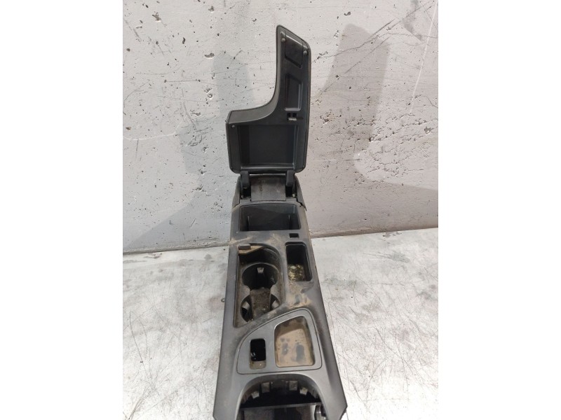 Recambio de apoyabrazos central para opel insignia berlina expression referencia OEM IAM   