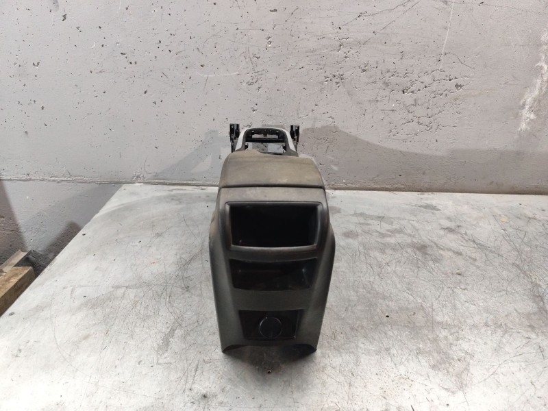 Recambio de apoyabrazos central para opel insignia berlina expression referencia OEM IAM   