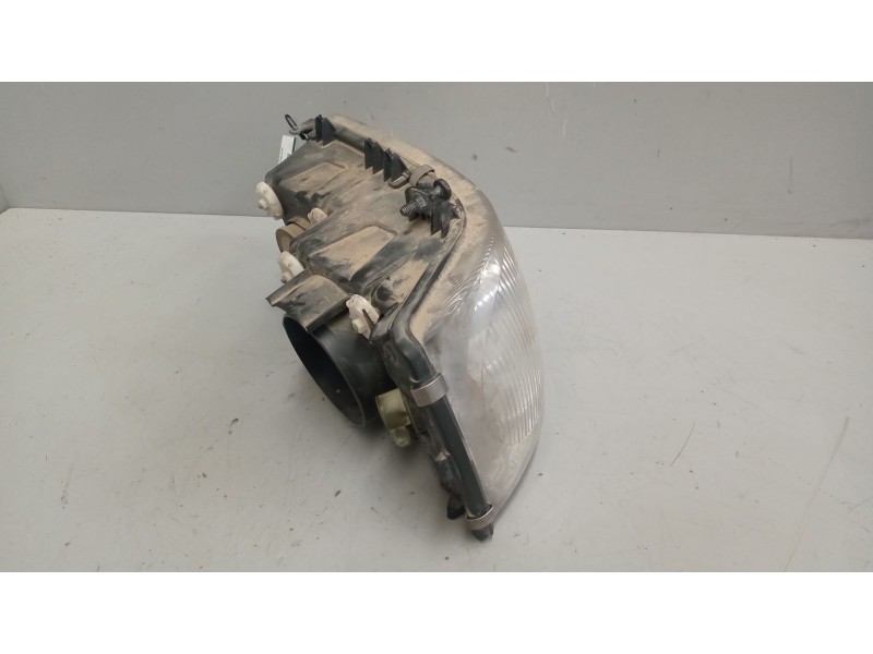 Recambio de faro derecho para daf serie xf105.xxx 12.9 diesel referencia OEM IAM   