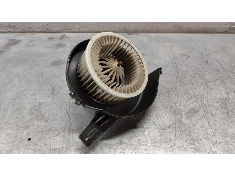 Recambio de motor calefaccion para skoda fabia (5j2 ) active referencia OEM IAM 6018190152PINES  