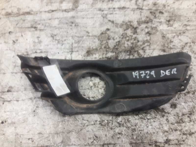 Recambio de tapa antiniebla derecha para citroen c4 berlina collection referencia OEM IAM   