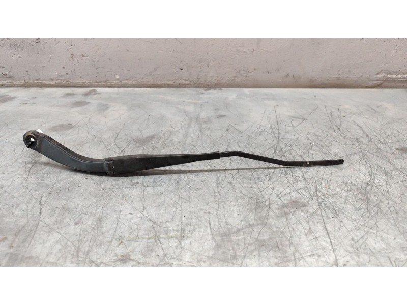 Recambio de brazo limpia delantero izquierdo para dacia sandero ii 1.2 referencia OEM IAM   