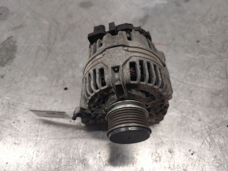 Recambio de alternador para volkswagen polo berlina (6n2) 1.4 tdi referencia OEM IAM 045903023  14V 90A