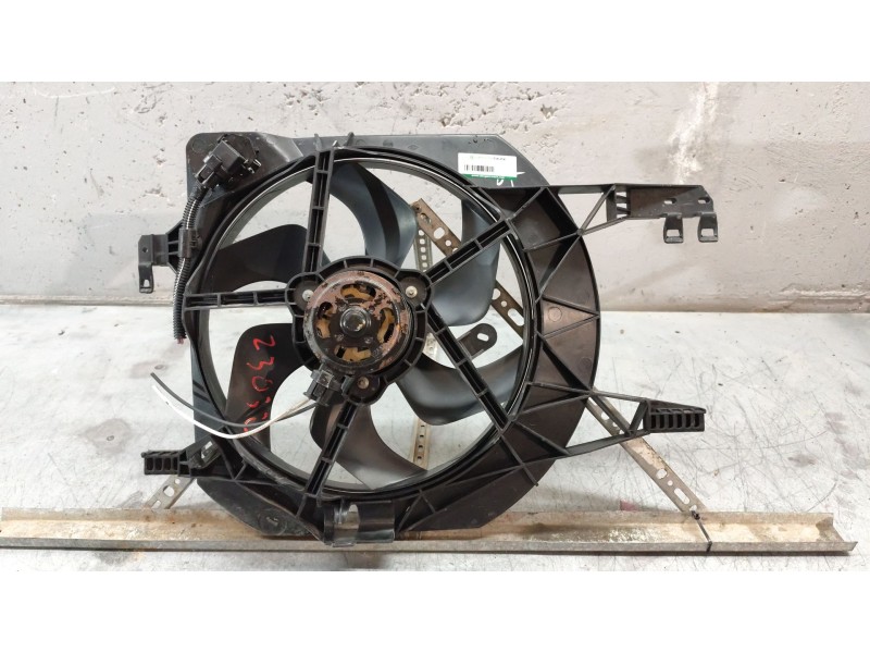 Recambio de electroventilador para renault trafic combi (ab 4.01) 1.9 diesel referencia OEM IAM 8200151873E  